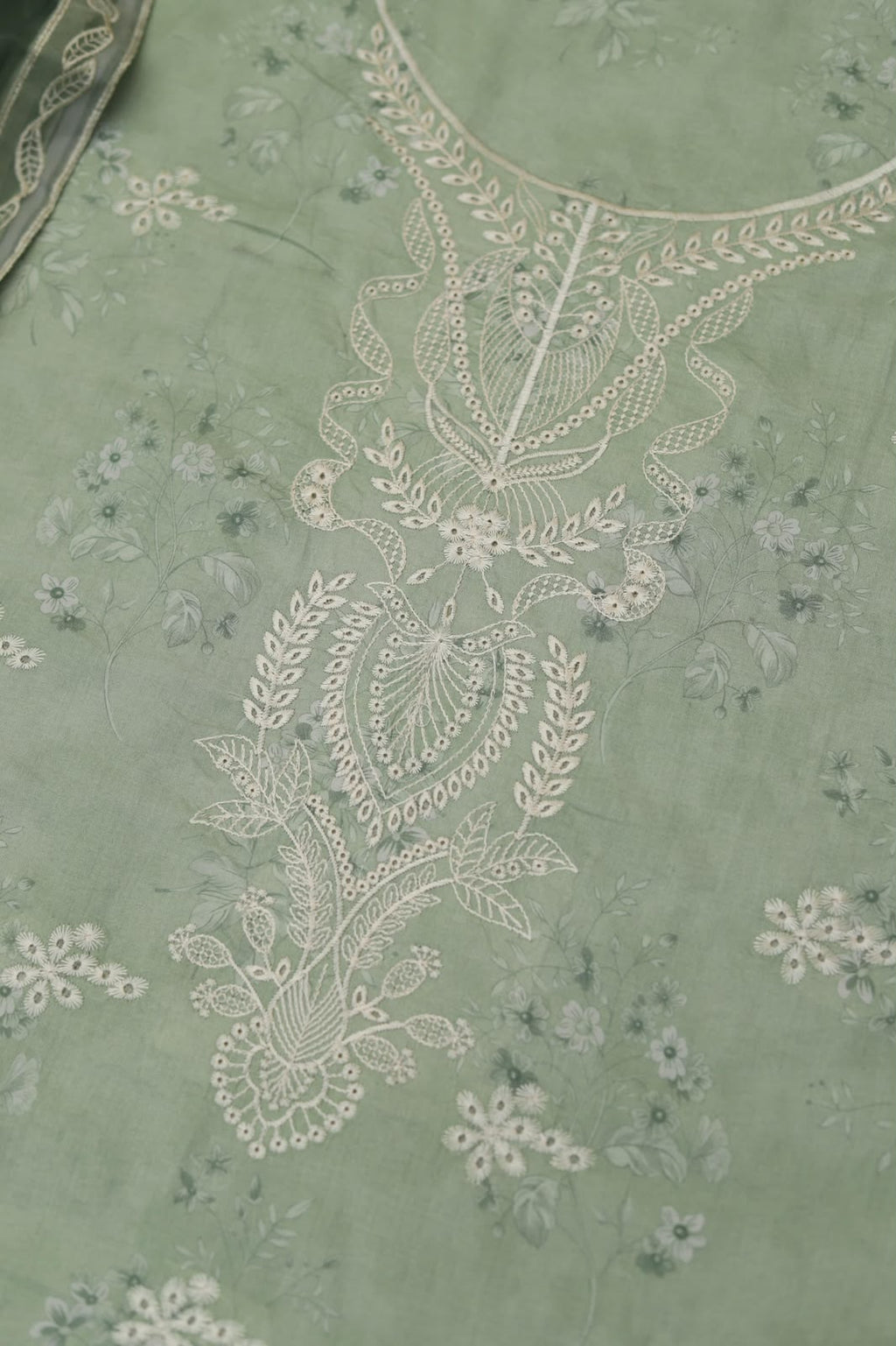 Premium Lawn 3 Piece Embroidered Suit – Code 5122 | Summer Collection 2026
