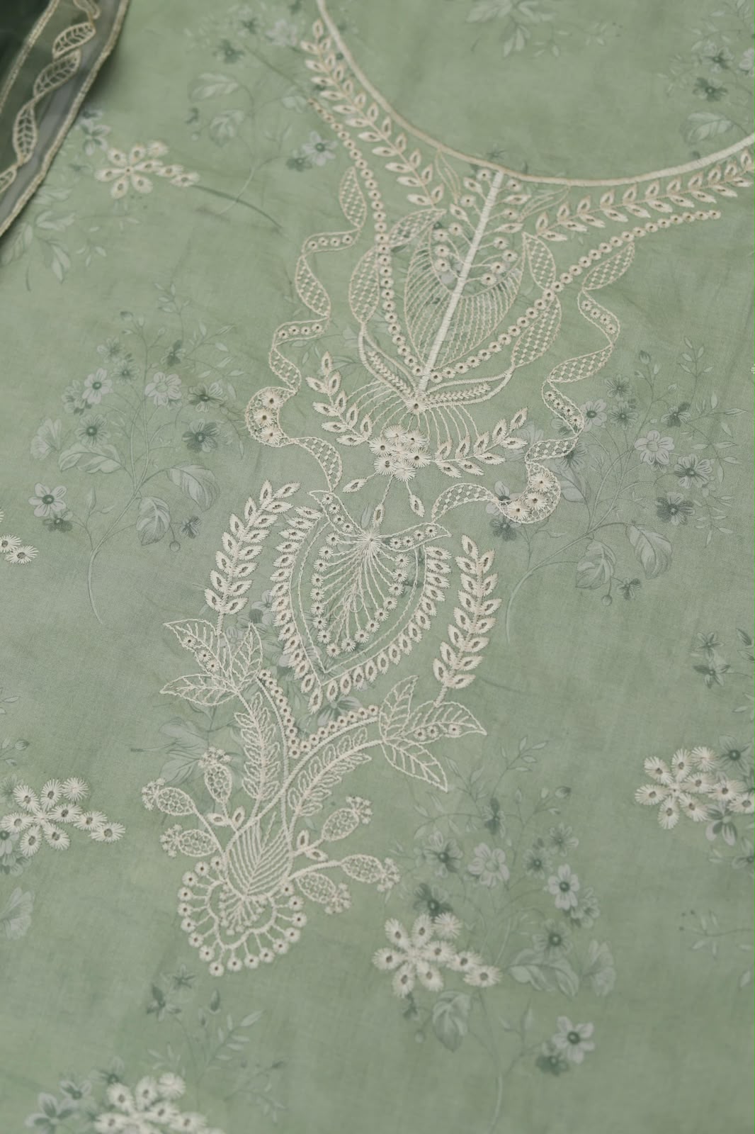 Premium Lawn 3 Piece Embroidered Suit – Code 5122 | Summer Collection 2026